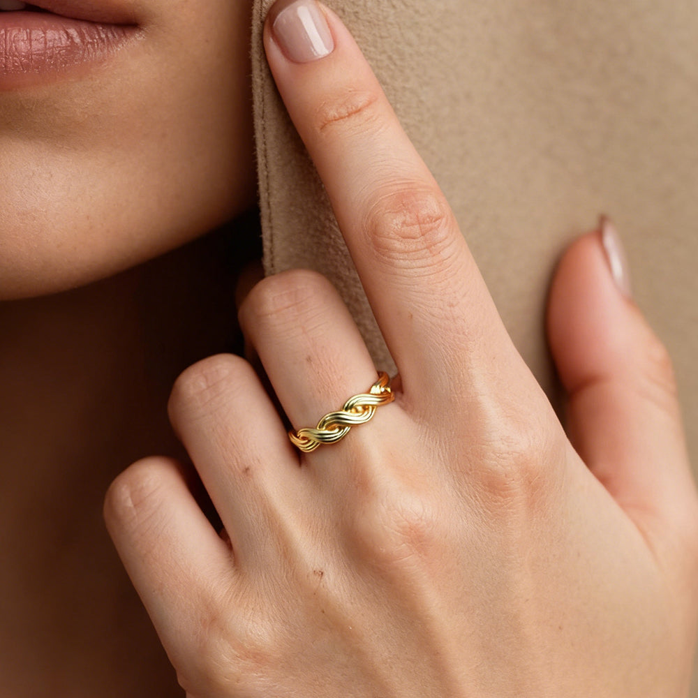 The Fate Knot Vintage Twist Ring