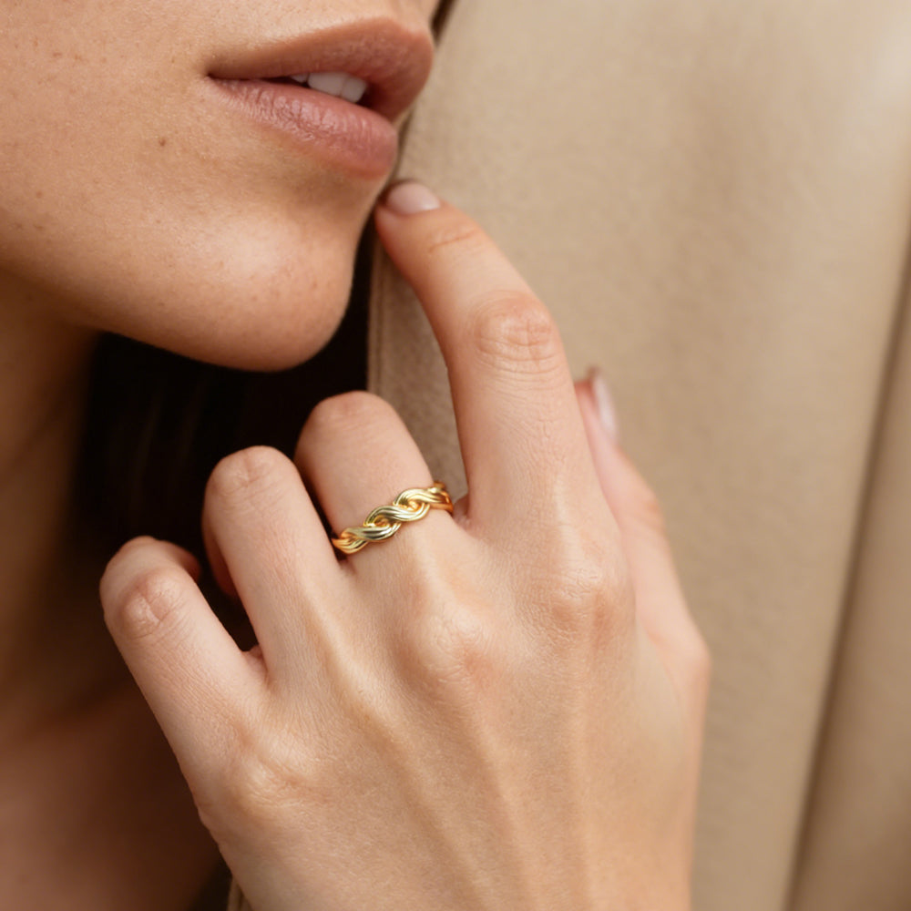The Fate Knot Vintage Twist Ring