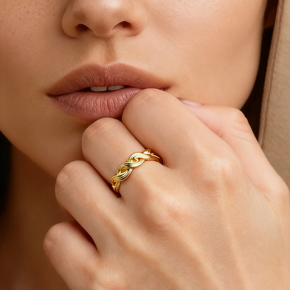 The Fate Knot Vintage Twist Ring