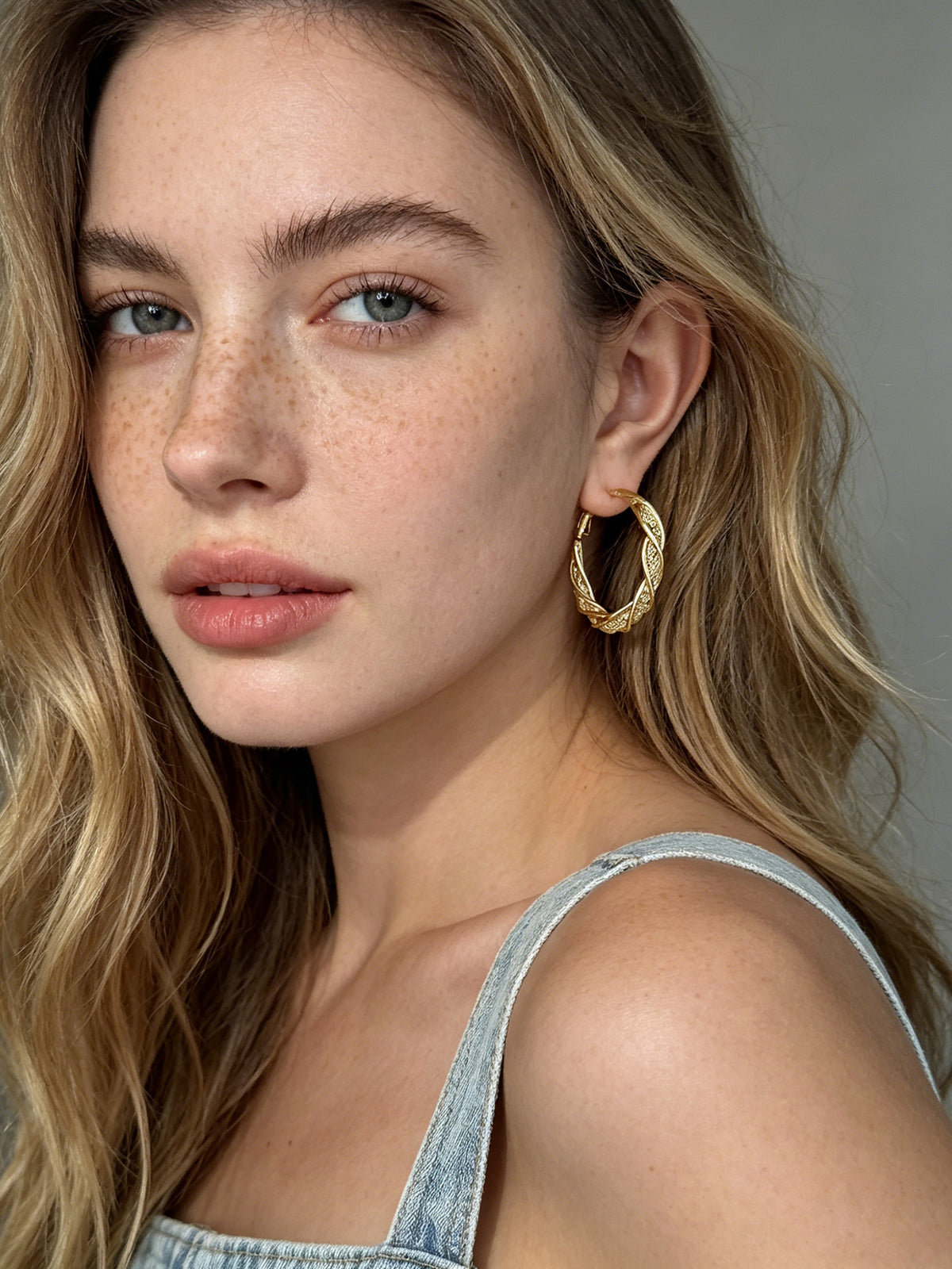 Mesh Twist Hoop Earrings